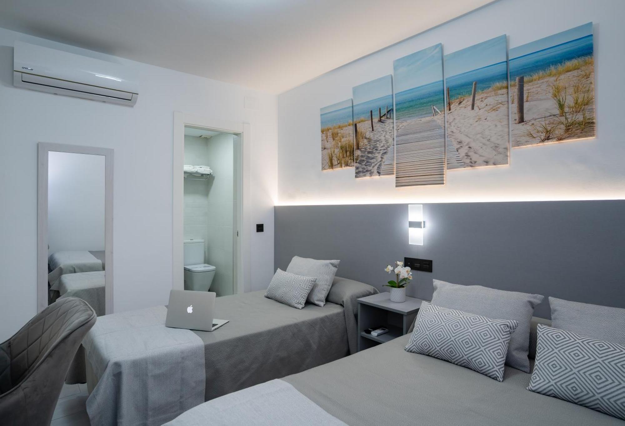 Stay Belonio L'Prados Malaga Phòng bức ảnh